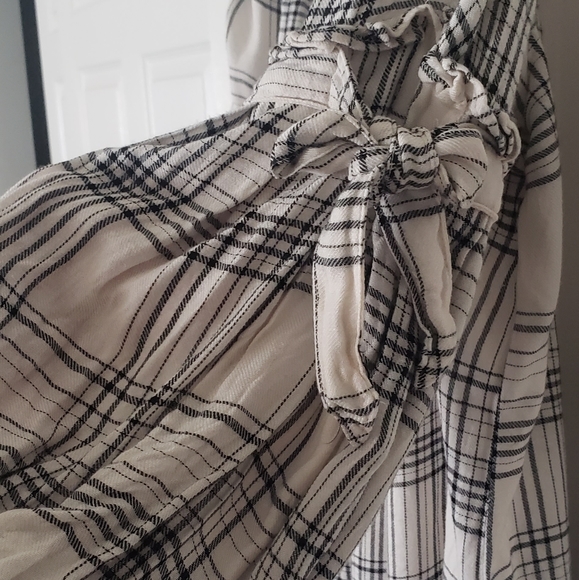 Plaid Off Shoulder Top - Picture 2 of 4